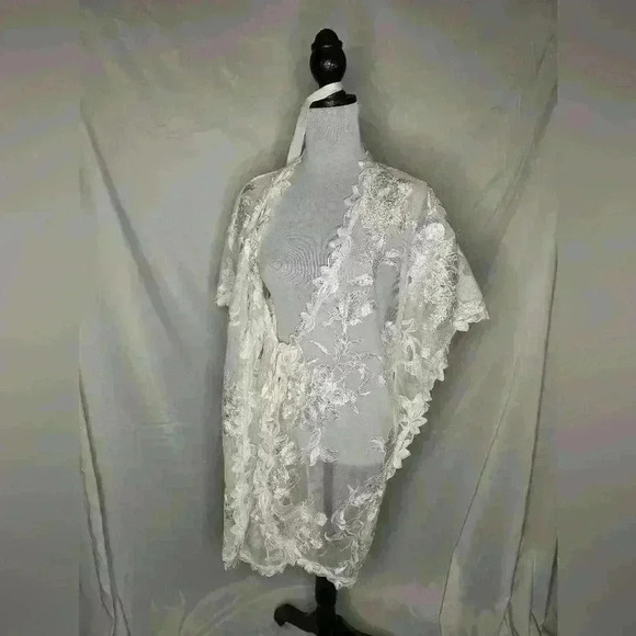 White brand lace bridal robe size M/L - Picture 4 of 7